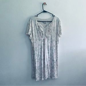 Karen Neuburger floral nightgown